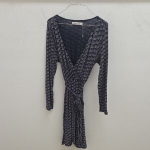 $5/$25- Sunny Girl Navy Long Sleeve Dress